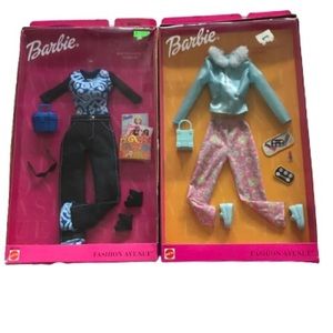 Barbie set of 2 Metro Fashion Avenue outfits, New in box!